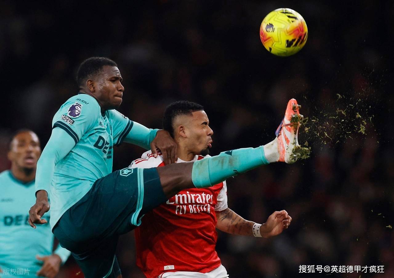 转折点阿森纳复出首秀;德甲今晨攻防权衡;态度坚定;更衣室氛围转暖的简单介绍 转折点阿森纳复出首秀;德甲今晨攻防权衡;态度坚定;更衣室氛围转暖的简单介绍