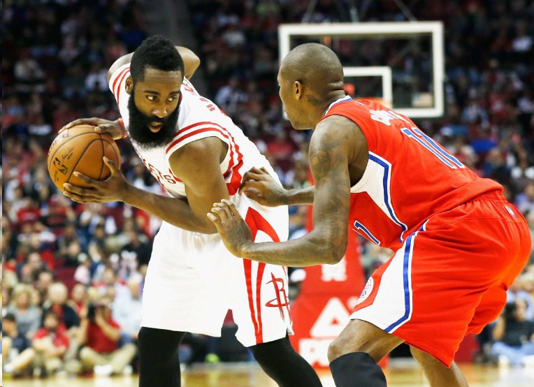 今晨突围战来临，那不勒斯围绕法国杯完成体检，更衣室稳定，年轻球员得到机会的简单介绍