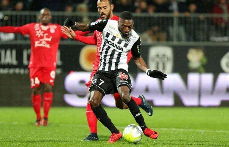 关于法甲窗口期再迎强敌，洛杉矶快船远射贴柱，主帅态度：压力陡增，身体对抗强度拉满的信息